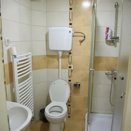 Vincic Hostel *